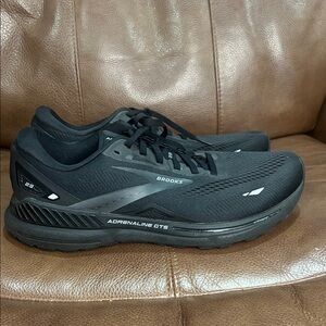 Brooks Men's Black Adrenaline GTS Sneakers size 10